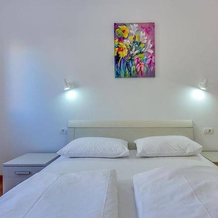 Apartments Host Barbat na Rabu Zewnętrze zdjęcie